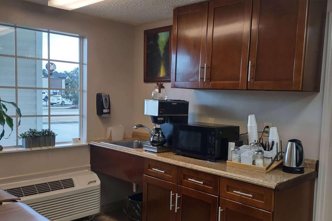 Carom Inn Denham Springs-Batonrouge Екстериор снимка