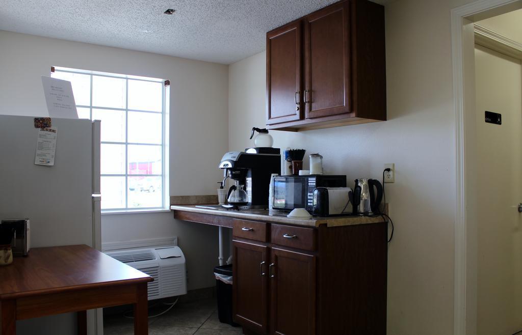 Carom Inn Denham Springs-Batonrouge Екстериор снимка